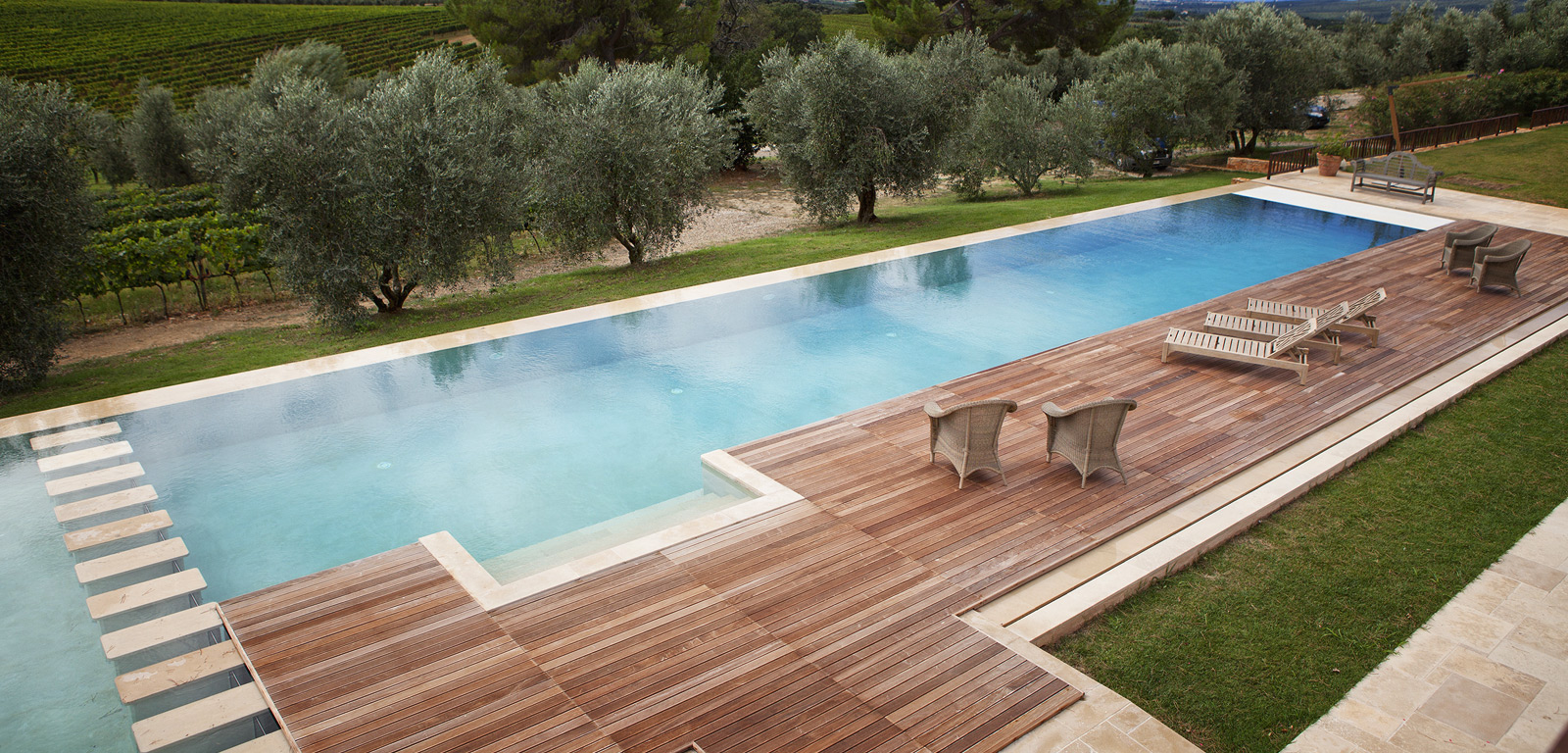 La piscina in pannelli di acciaio è migliore di quella in cemento | Ecco perchè